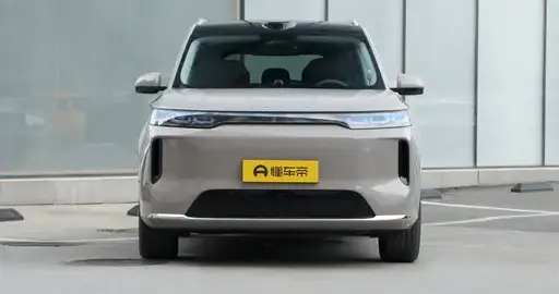 12万级中型SUV，4.9米车长+大五座，配8295芯片+冰箱，家用香！