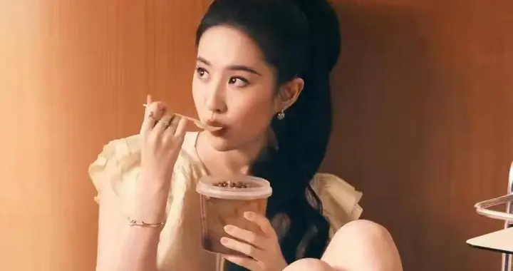 刘亦菲 你没见过的私服照!