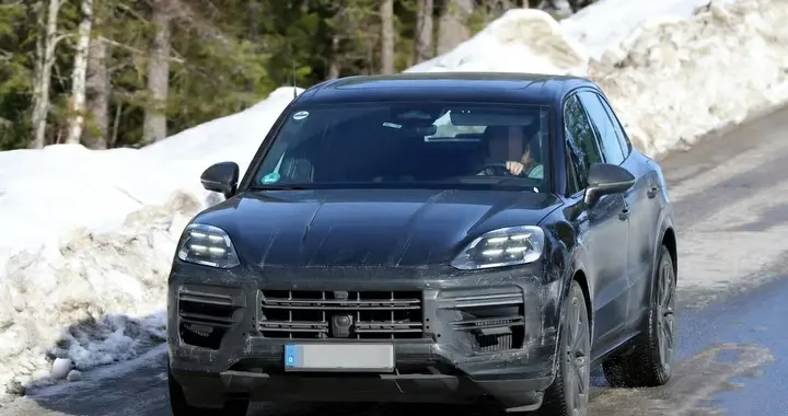 保时捷卡宴Turbo E-Hybrid路测曝光 综合功率700多马力 V8＋插混