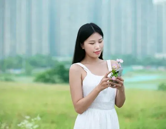 那个不喝奶茶的女同事