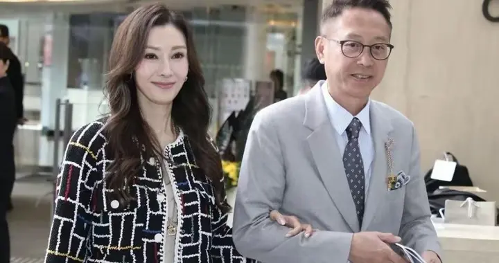 从“小三”到豪门阔太，被骂了半辈子的李嘉欣，如今活成了赢家