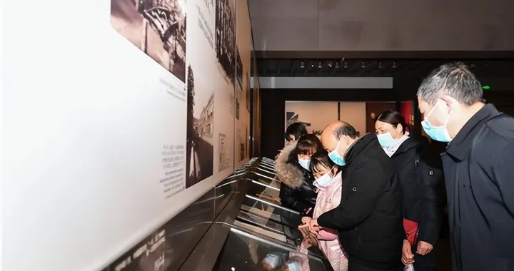 珠海书记为报邓小平南巡真相，竟自掏腰包买录音机！