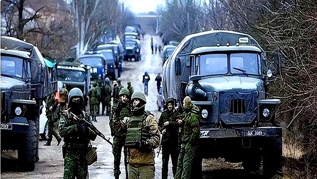 4.5万精兵被调走。普京不要整个乌克兰了？就为防范这两个国家