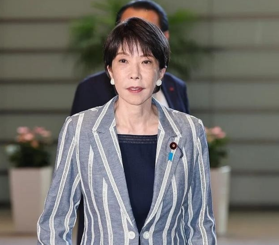 9月17日早上，高市早苗带着所有大臣，集体交了辞呈。不是出事，不是倒台...