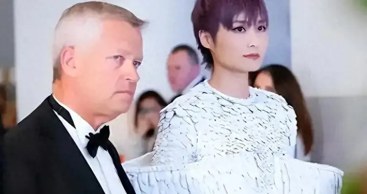 嫁78岁法国老头传闻真相大白后，41岁李宇春私生活曝光 一点不意外