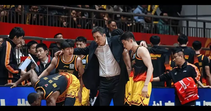 常规赛排名已无意义，江苏肯帝亚应放手锻炼板凳球员