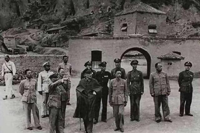 1947年蒋介石问延安农民：你认识毛泽东吗？听到答案后他辗转难眠
