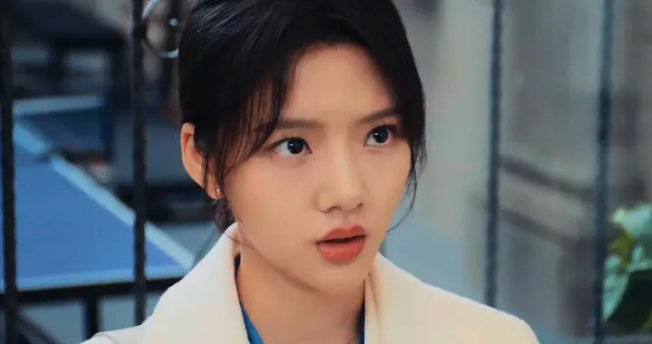 《家事法庭》秦睿拒绝爱情！才知，淋过雨的江峰为何要给兄弟撑伞