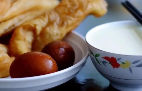 再这样吃早饭，肾就废了！医生：吃早饭不注意4点，是在给肾上刑