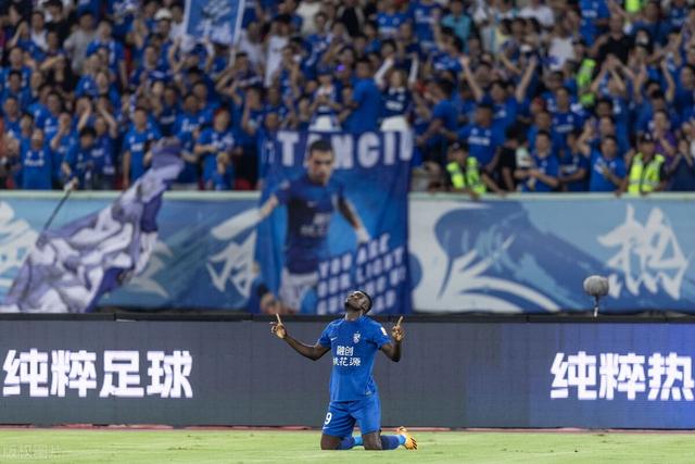 中超：武汉三镇2-1梅州客家，近3轮首胜，阿齐兹双响，斯坦丘中楣