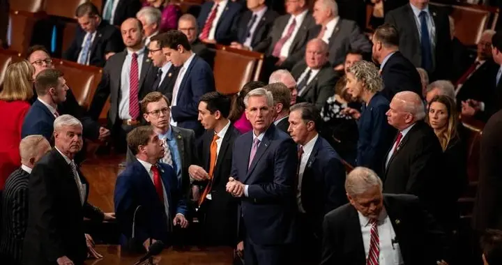 白宫会议上，特朗普当着所有人的面直接开骂：这些移民就是垃圾！