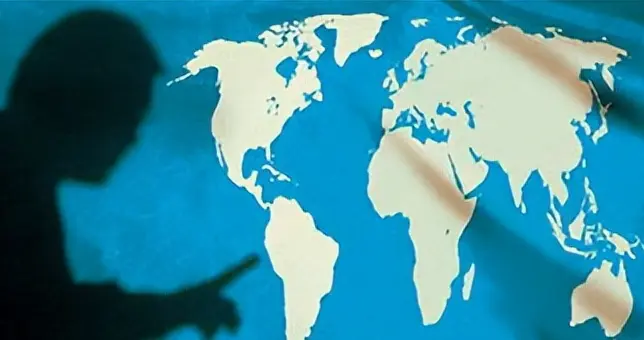 小心！美国突然撕下假面，对华打出致命杀招，该亮底牌了