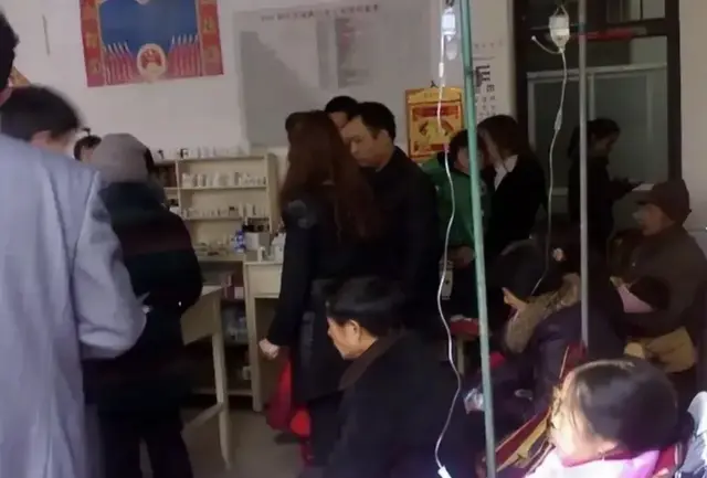在农村，大多数人都去街边诊所看病，为啥不去可以报销的医院呢！