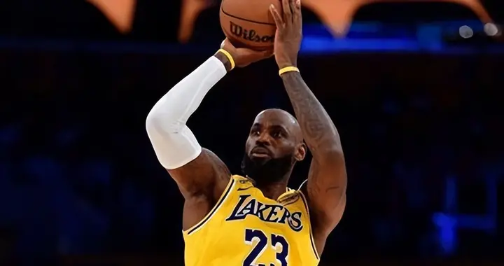 为第五冠竟放弃4900万，詹姆斯若签底薪将创NBA历史最大降薪纪录