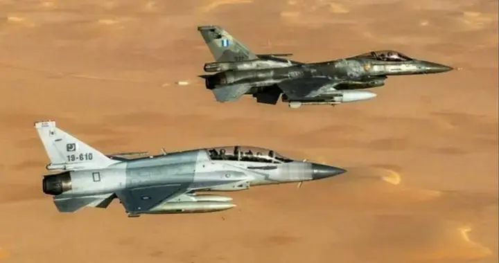 50亿换协防！枭龙空降中东，中式军工如何改写海湾棋局？