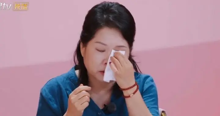 张家齐妈妈到底在哭什么？是真的觉得委屈哭，还是在表演哭泣？