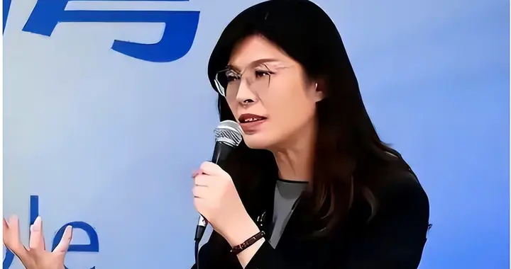 第2架！美专机降落台湾省，郑丽文赶在访陆前，用英语通告全世界