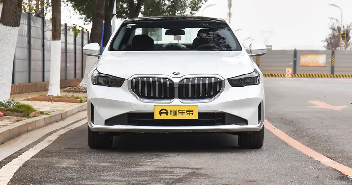 宝马5系：上下车频繁时，最容易被忽略的是“磨损与秩序”