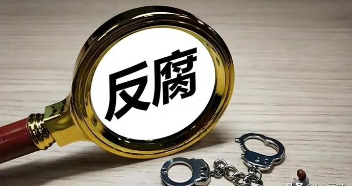 武汉信用系塌了，十年没人拦住，它到底靠什么活下来的？