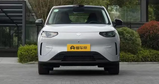 零跑A10 3月26日上市，试驾好开好停好用，5-10万预算就选它超值