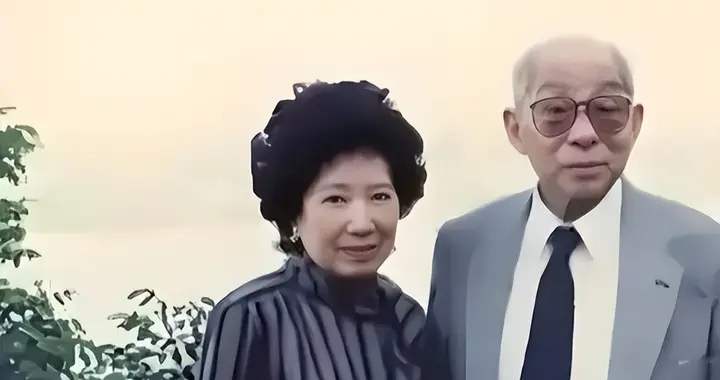 1991年张学良获自由后直飞纽约，住蒋士云家三个月，一张罕见留影