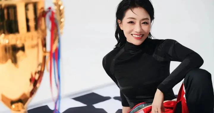 李佳润——赛道副驾，亦是主场 | 她们的路