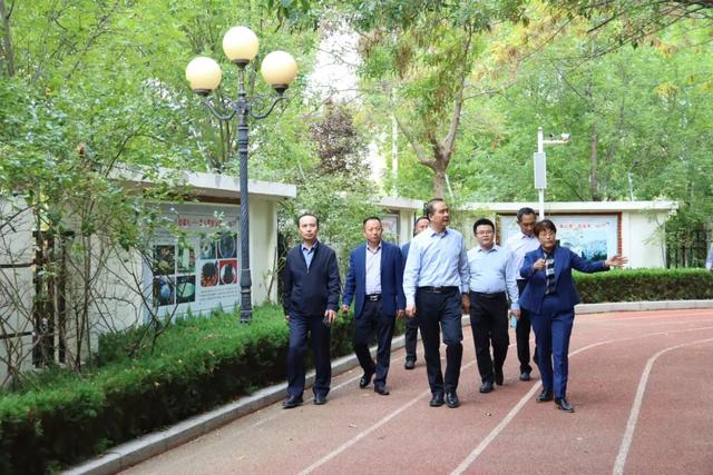 省教育厅调研组到岱岳区部分学校实地调研指导工作