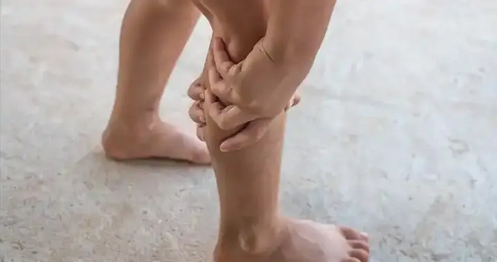 双腿反映全身病，千万要留心！腿上这5个疾病信号，早知道早好