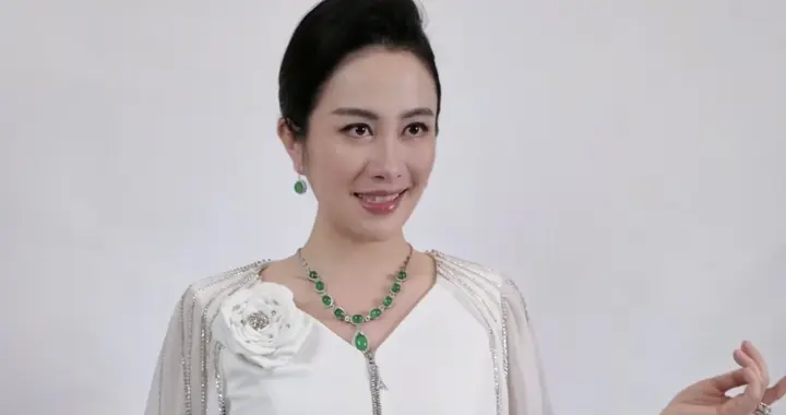 46岁叶璇颜值回春复出拍短剧演豪门婆婆 珠光宝气造型撞脸温峥嵘