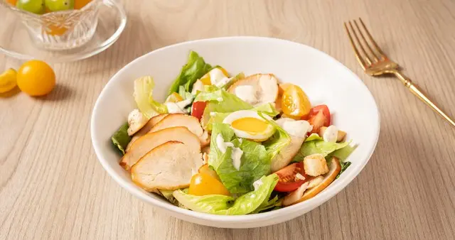 原来让人热泪盈眶的，从来不是大起大落，尔是这看似平凡的每一天