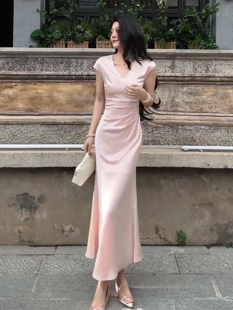 OOTD | 粉色缎面长裙