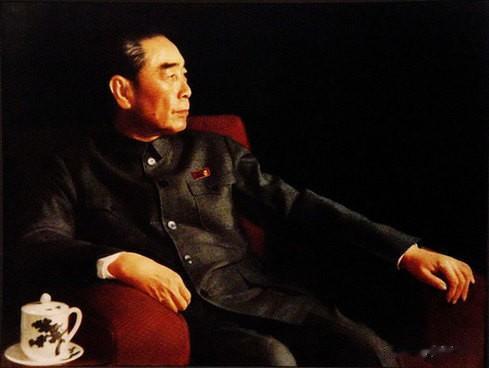 596关键期，张爱萍中途离开会场，周总理对工作人员说：搜他口袋