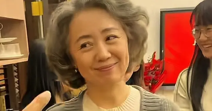 上戏表演系89级聚会：任程伟妻子满头银发，张晞临和郝平像哥俩