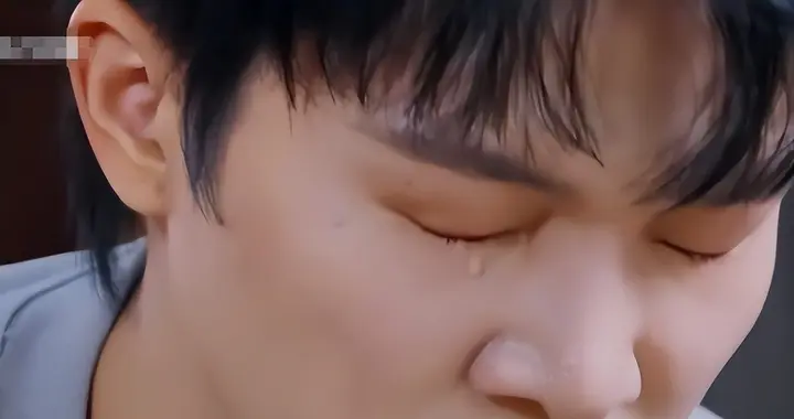 是金子总会发光！33岁的周深再次官宣喜讯，韩红的话一针见血