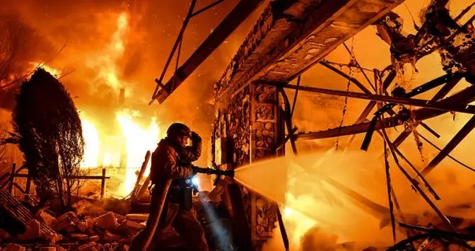 俄军300 架天竺葵夜袭乌全境 科技博主威胁打击俄格洛纳斯导航系统