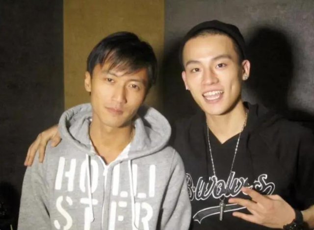 央视力挺！被谢霆锋支持、选秀出身的他，选择了和谢霆锋一样的路