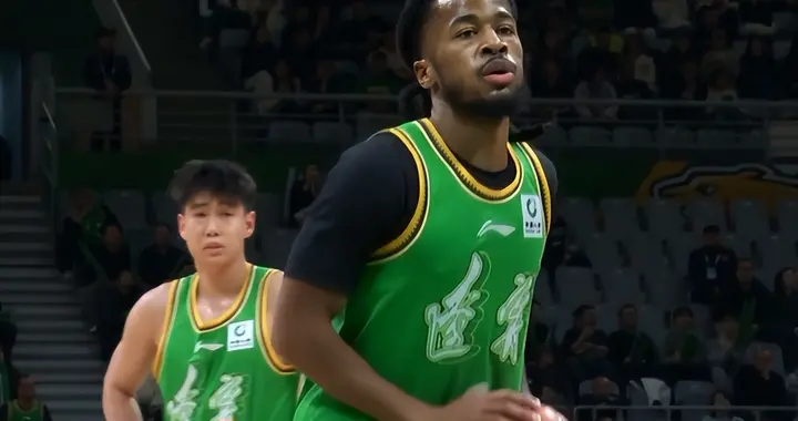 辽篮大胜新疆！解说员杨鸣一针见血说出辽篮强大之处！库珀无敌了