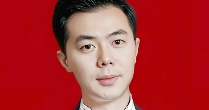 无爹可拼，10岁流浪！这个云南昆明90后，身家135亿，凭什么？