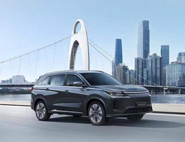 大5座享7座+165km长续航，7.98万起，年轻家庭要高端平替还看Ta