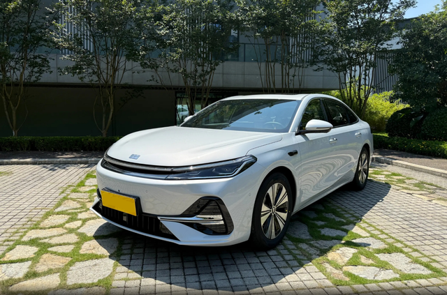 全新银河A7来了，配1.5L插混，综合续航达2100km，真实表现如何？