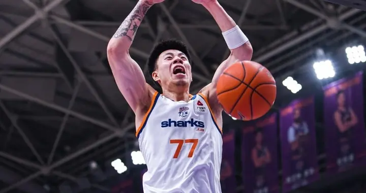 张镇麟、弗格合砍28分弑旧主，上海91-65送辽宁4连败。