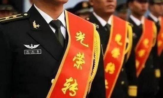 曾经盼自主，后来想逐月，最终还是选了转业