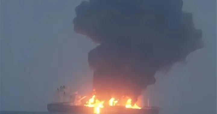 伊朗暴怒，大量油轮爆炸起火，中国油市行情生变，两大受害者浮现