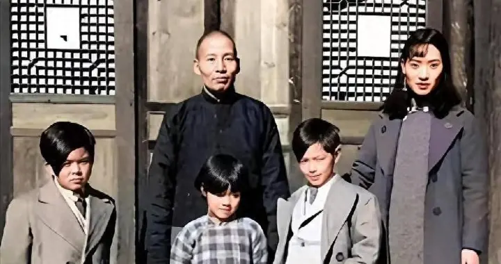 1935年，刘文辉和妻子杨蕴光的一张合影，她长相出众，气质不凡