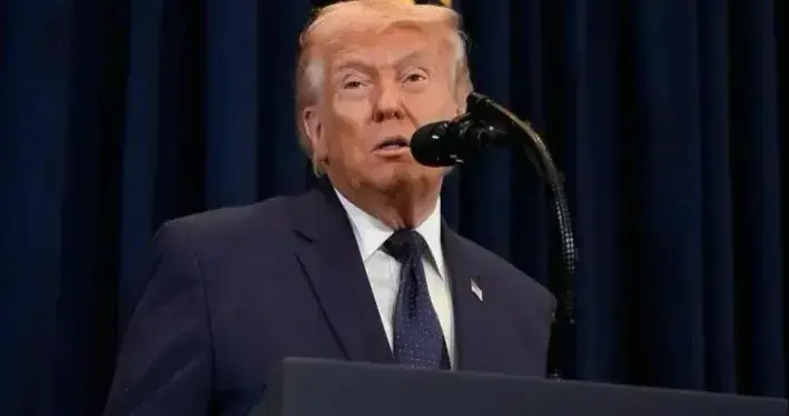 一架美军机飞向台海，特朗普阴谋摆上桌，美媒：40天中国一粒不买