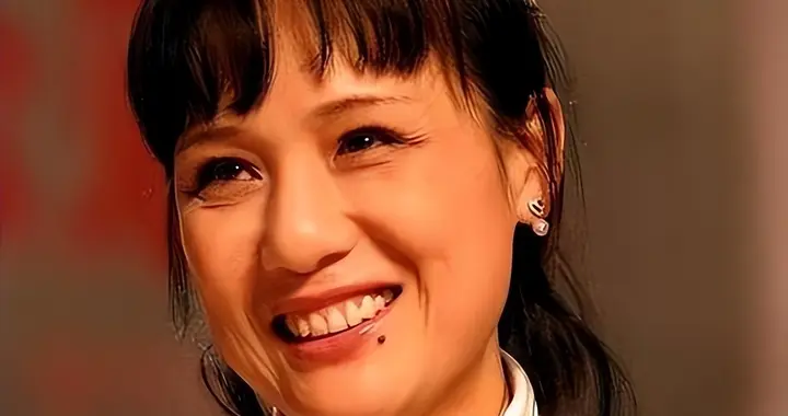 她因太美被导演“据为己有”，同居27年无名无分无子女，63岁离世