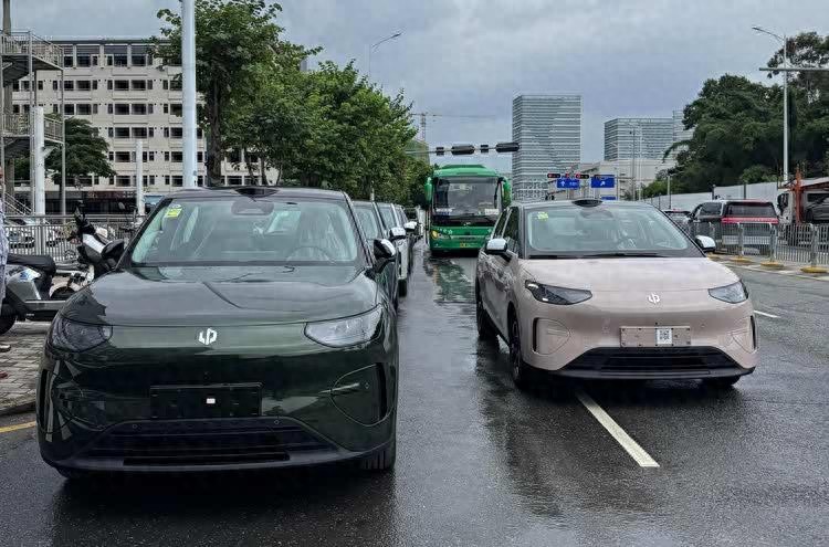 星愿强敌就位！零跑A05实车进店，510km续航+激光雷达降维打击