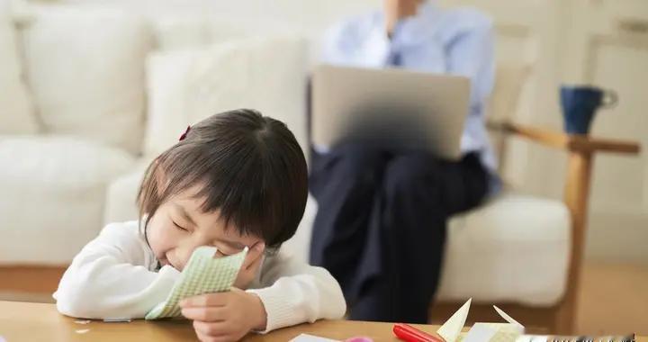 从来都不记得交作业的自闭症小朋友，让家长和老师头疼不已