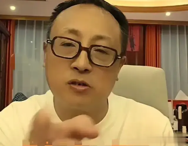 周一已过，陈伟称，乞求刀郎接受其服务的律师不过是在蹭他的热度