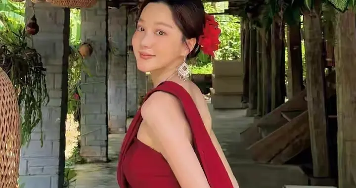马龙：幸福喽！龙队开始秀恩爱啦，把龙嫂当女儿宠满眼都是爱
